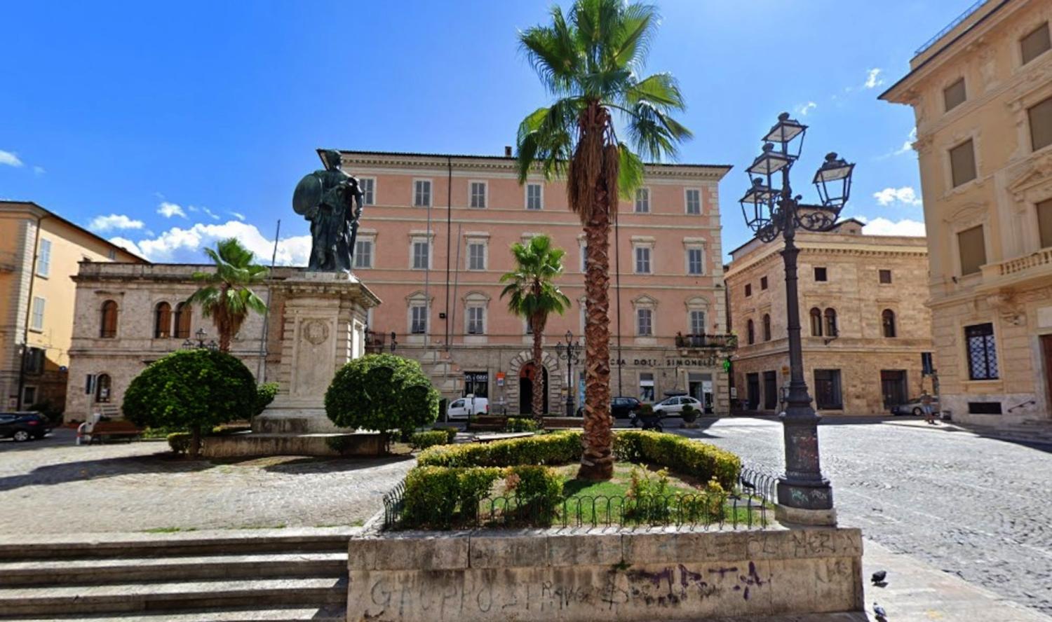 Regolamentazione della circolazione stradale in Piazza Roma per smontaggio gru