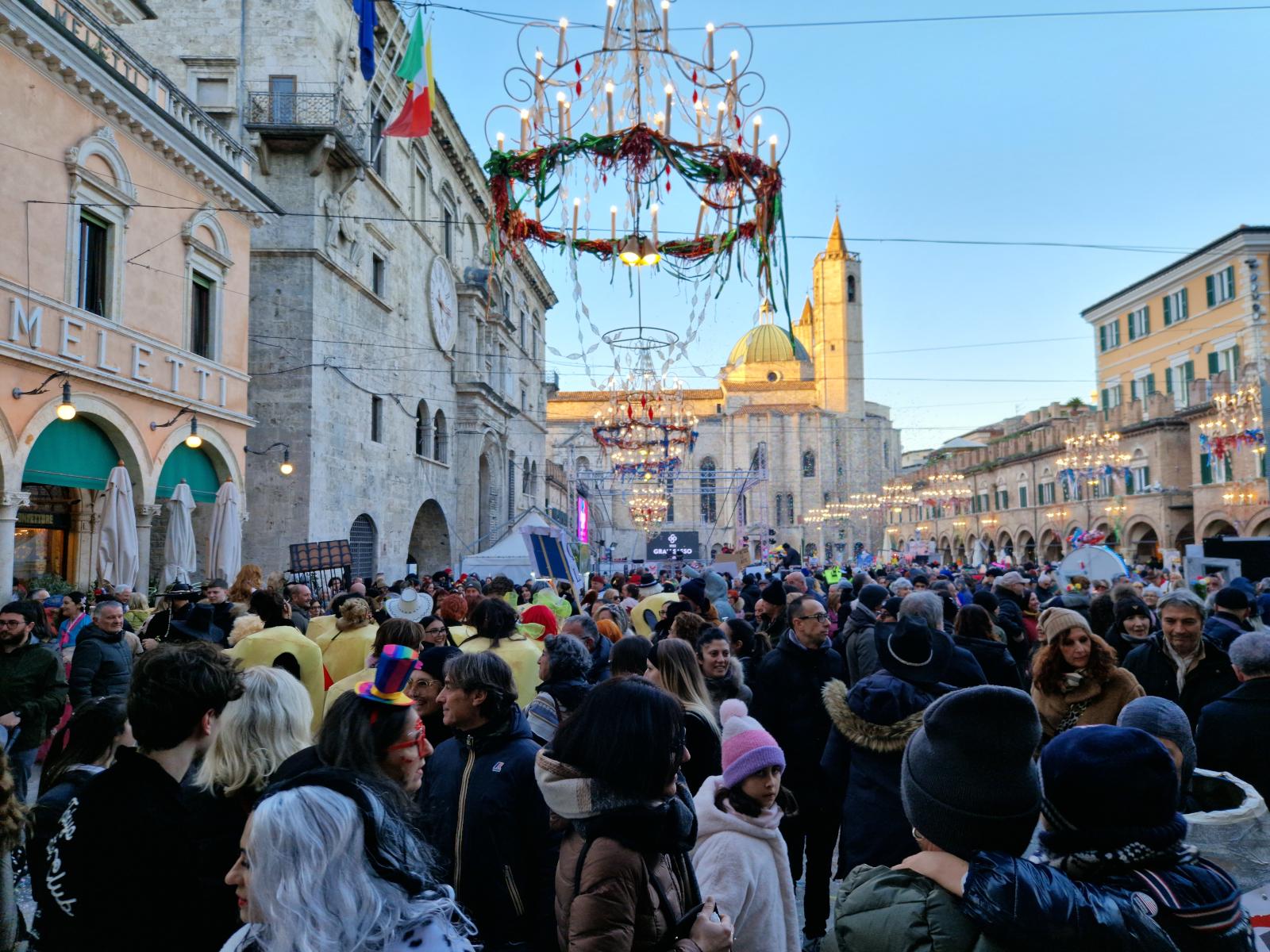 Carnevale di Ascoli, ecco l’elenco dei gruppi iscritti al Concorso in maschera 2026