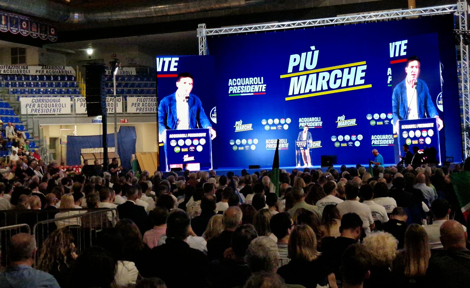 Francesco Acquaroli apre ufficialmente la campagna elettorale del centrodestra di fronte alle oltre 4 mila persone dell'Eurosuole Forum di Civitanova Marche