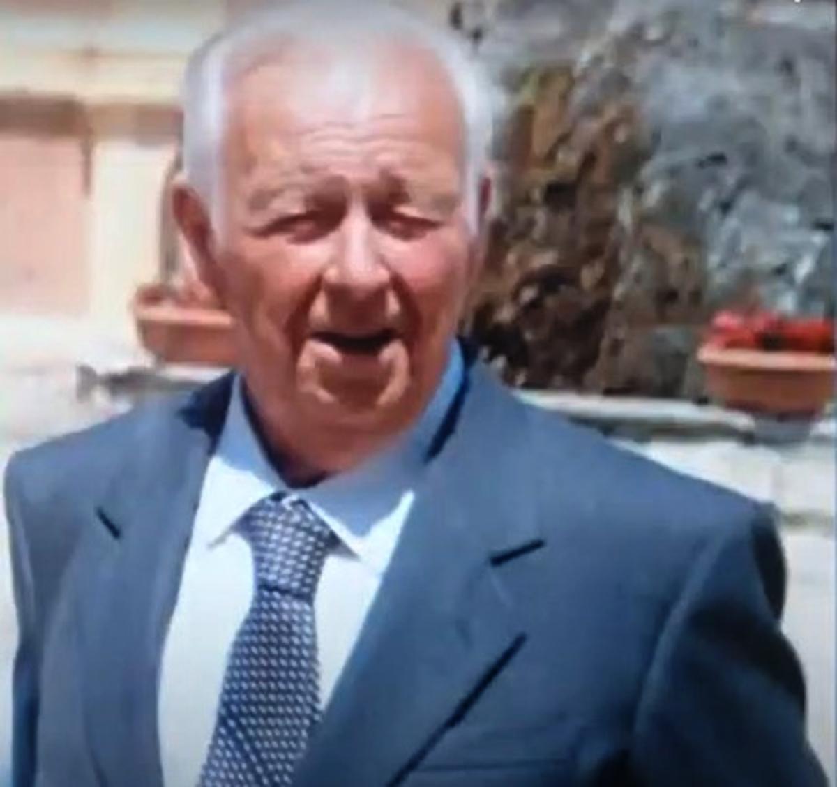 Giulio Gaspari, 84enne, noto ristoratore presso la Esso di Monticelli da tempo in pensione, è morto oggi mentre cercava di spegnere un incendio a Monticelli