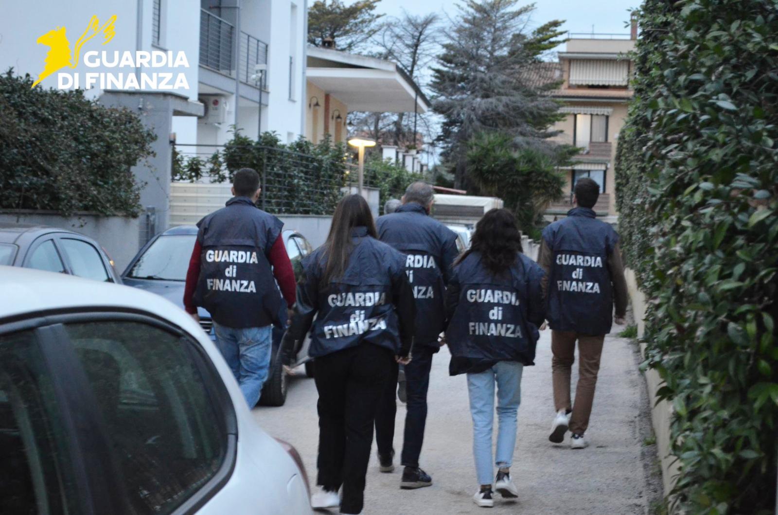 Operazione 'Eldorado'. Le Fiamme gialle arrestano due professionisti per bancarotta fraudolenta e autoriciclaggio