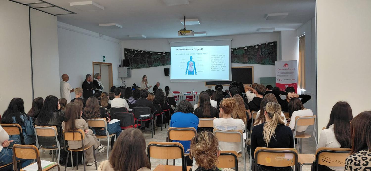 Donazione, il Lions Club e l'AIDO al Mercantini per incontrare gli studenti