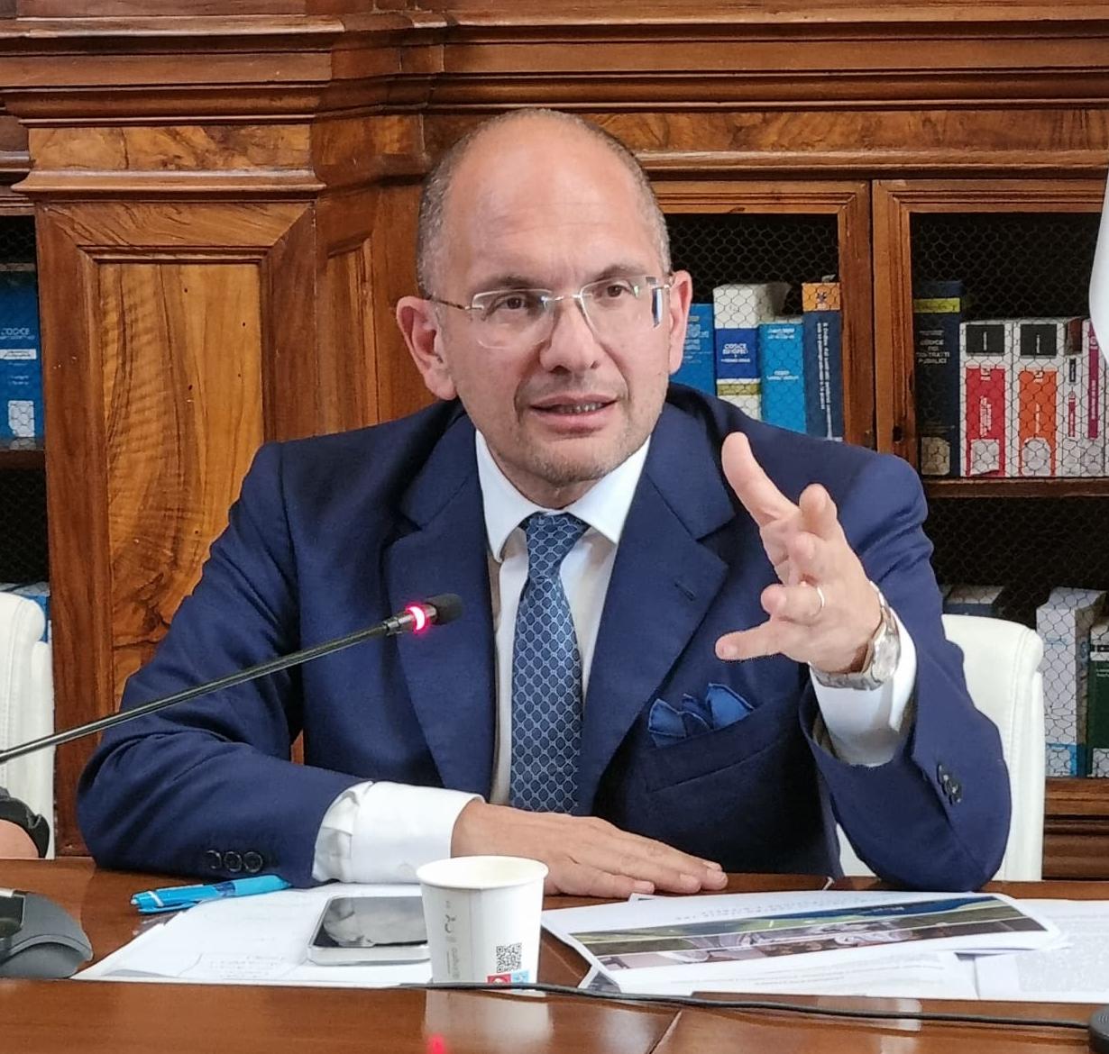 Castelli: 'Doveroso l'omaggio a vittime del terremoto. Passi in avanti sì, ma per l'Appennino centrale occorre ritorno a normalità e nuovo sviluppo'
