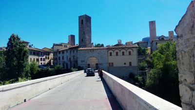 Incontro dei candidati sindaco con il volontariato
