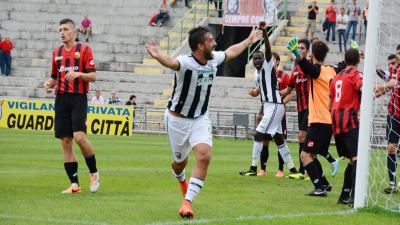 Lucchese-Ascoli 0-2, il Picchio vola con la doppietta di Mengoni