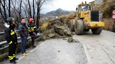 Maltempo, chiuse tre strade provinciali