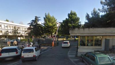 Ospedale Mazzoni, i dipendenti non pagheranno la sosta