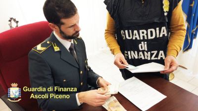 Operazione 'Cuori infranti': donna truffata per 54 mila euro grazie ai 'social network' nel vasto mondo delle truffe 'sentimentali'