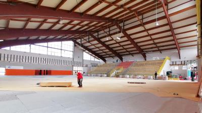 Palazzetto dello Sport di Monteprandone, è in corso la posa del parquet