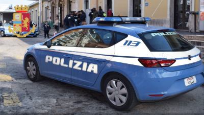 Polizia rinviene 175 confezioni contenenti vetri/pellicole protettive per telefoni cellulari