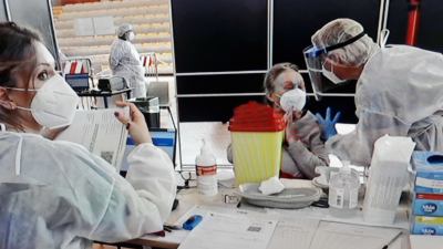 Coronavirus. Cesare Milani, direttore dell'Area Vasta 5, esorta gli over 60 a vaccinarsi quanto prima per arginare le varianti del voirus
